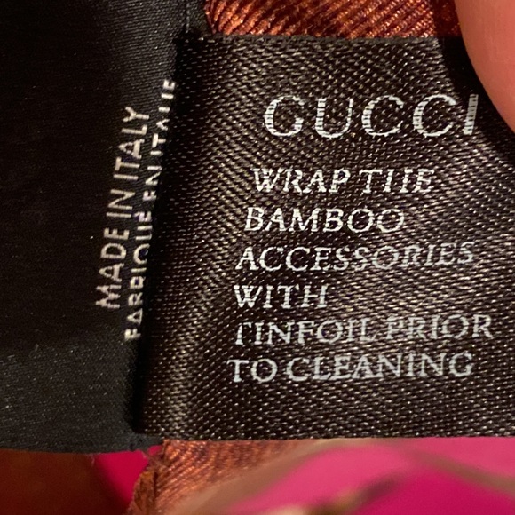 GUCCI SILK BANDANNA SCARF 🧣 MADE IN ITALY TRIANGULAR WITH HORSBIT BUCKLE - Picture 5 of 16